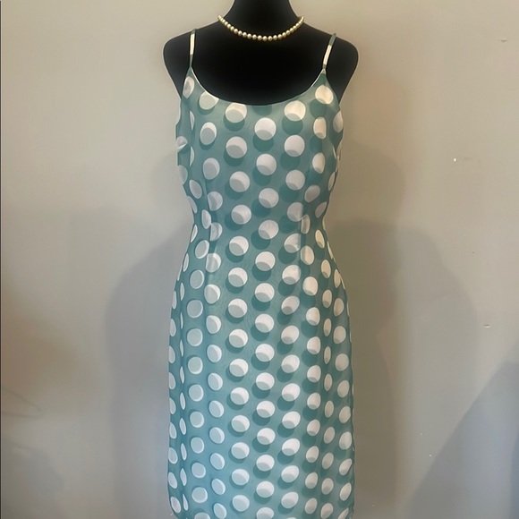 Elegant Polka Dot Dress in Blue and White - Picture 1 of 3